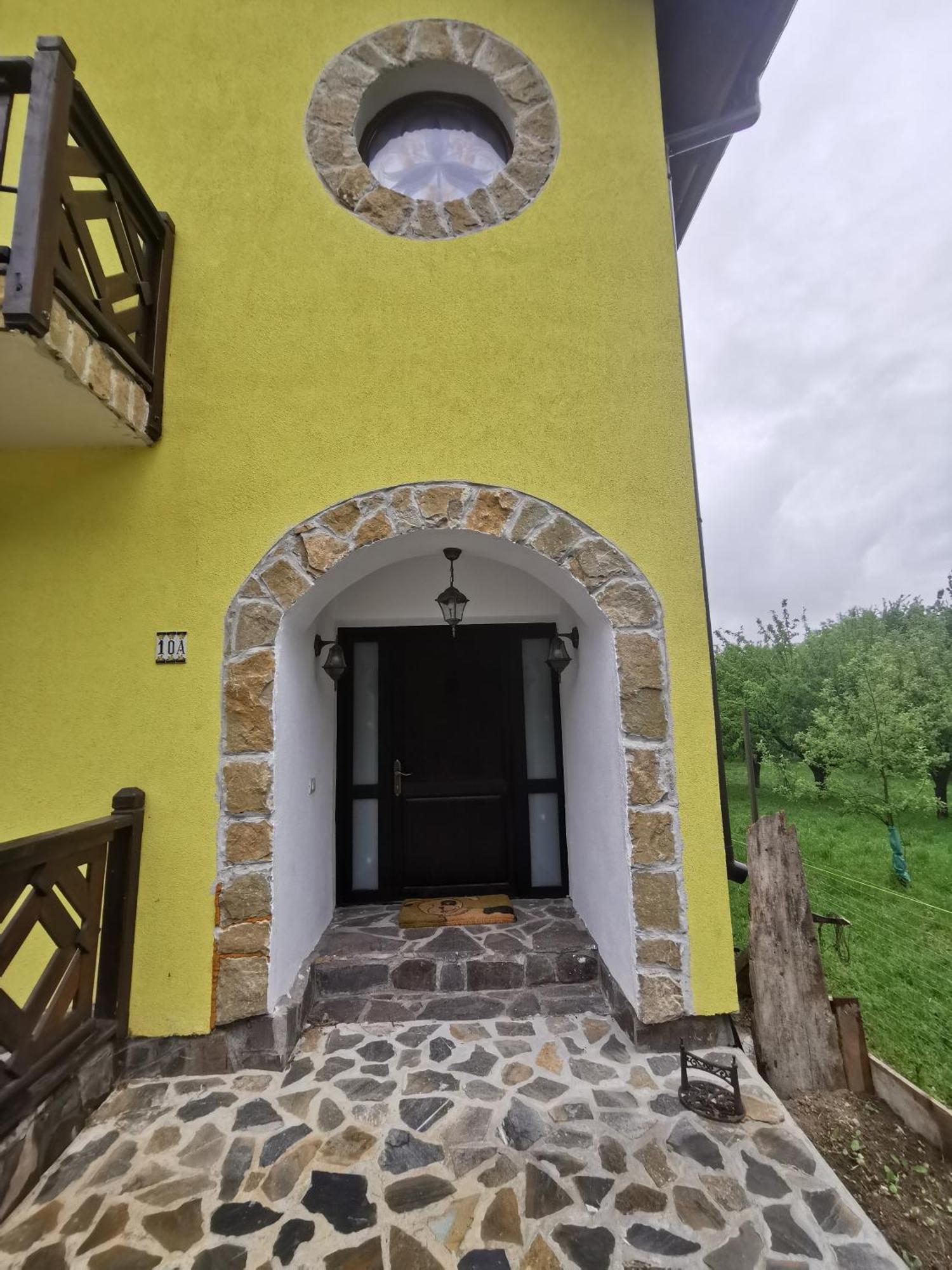 בראן Yellow House מראה חיצוני תמונה