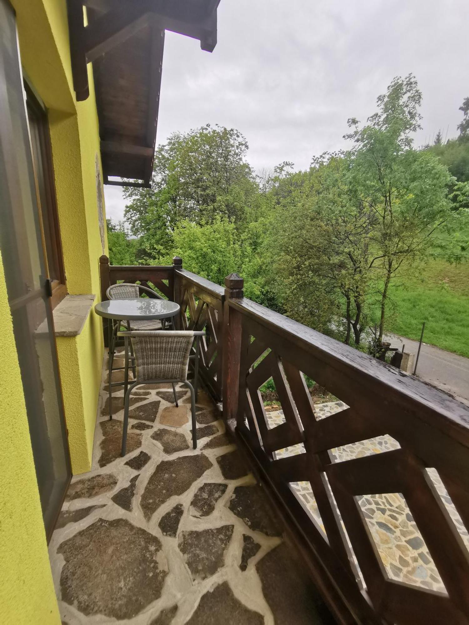 בראן Yellow House מראה חיצוני תמונה